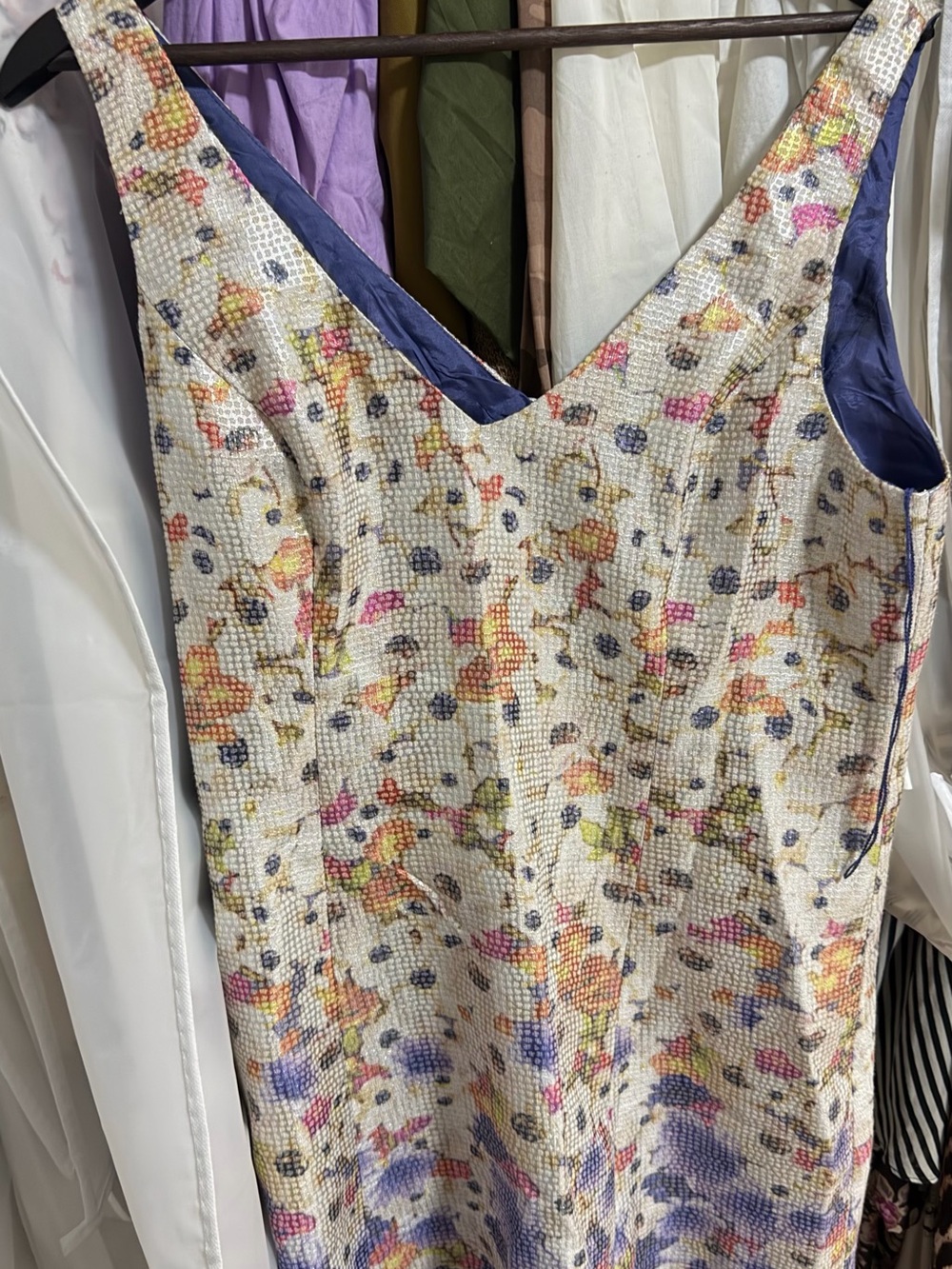 Adrianna Papell White Floral V-Neck Sleeveless Camisole